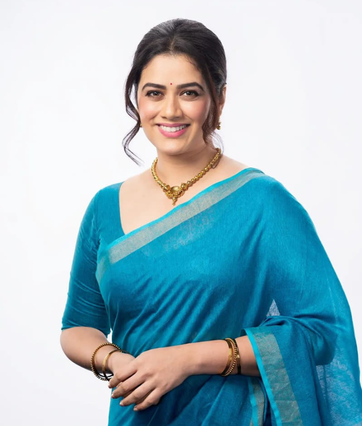 Girija Oak Godbole Biography